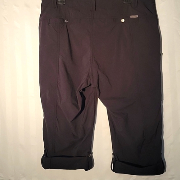 ROYAL ROBBINS Woman's Standard Fit Black Roll up Snap Capris, Size: 14 - Picture 13 of 13